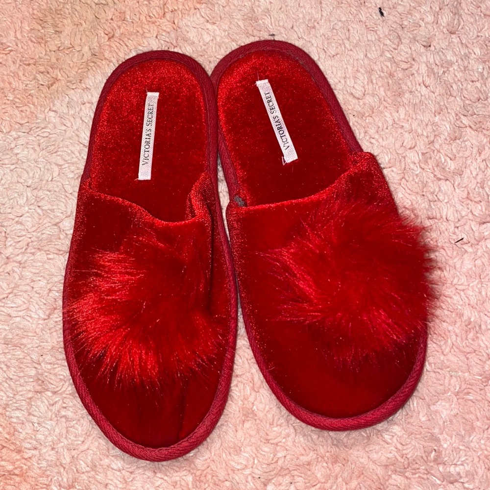 VS SLIPPERS
